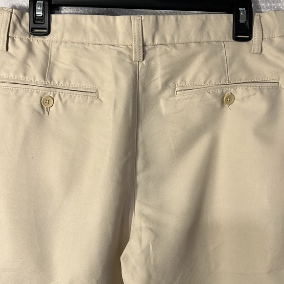 Alfani Pleated Bermuda Men’s short size 32 in Ivory or light Khaki - Picture 3 of 9